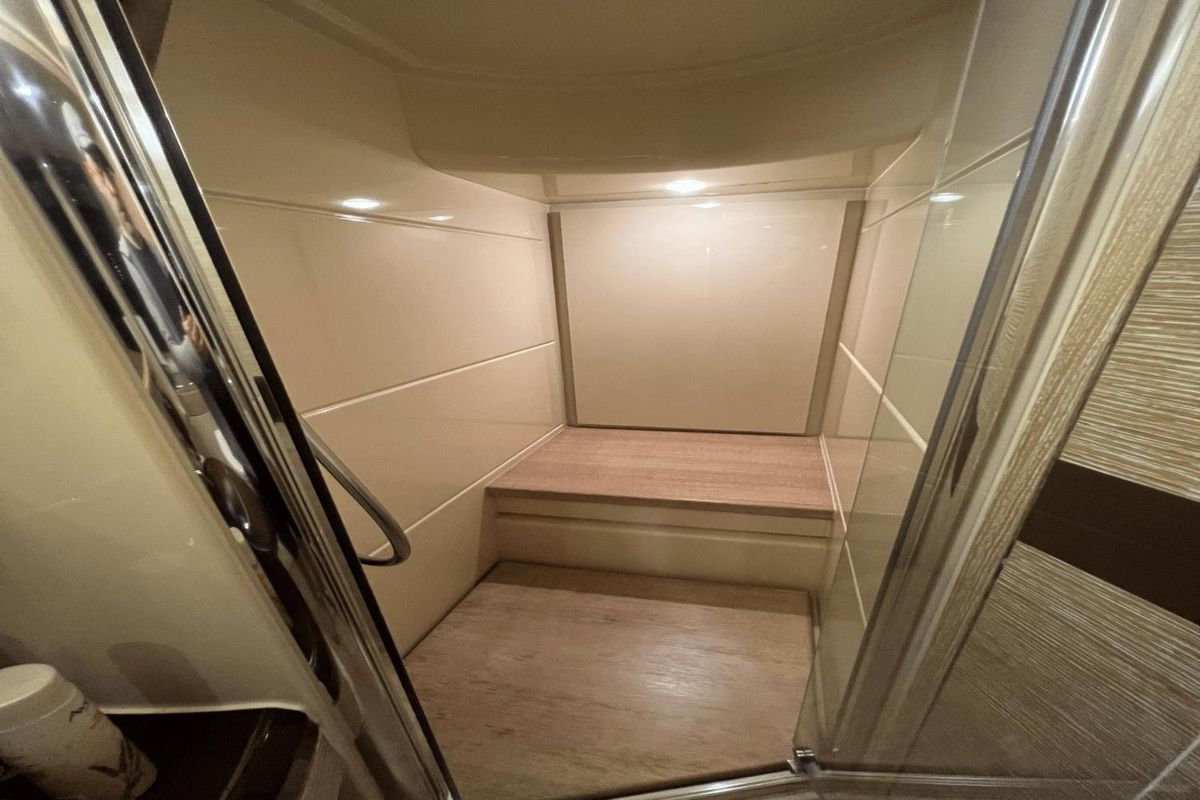 2012 Azimut 58 