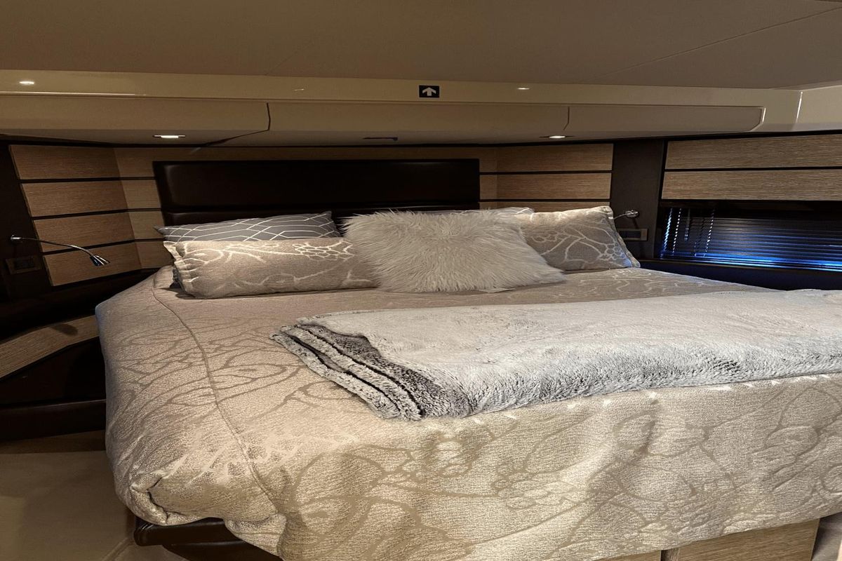 2012 Azimut 58 