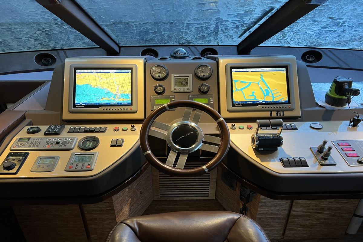 2012 Azimut 58 