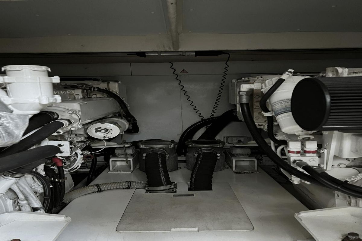 2012 Azimut 58 