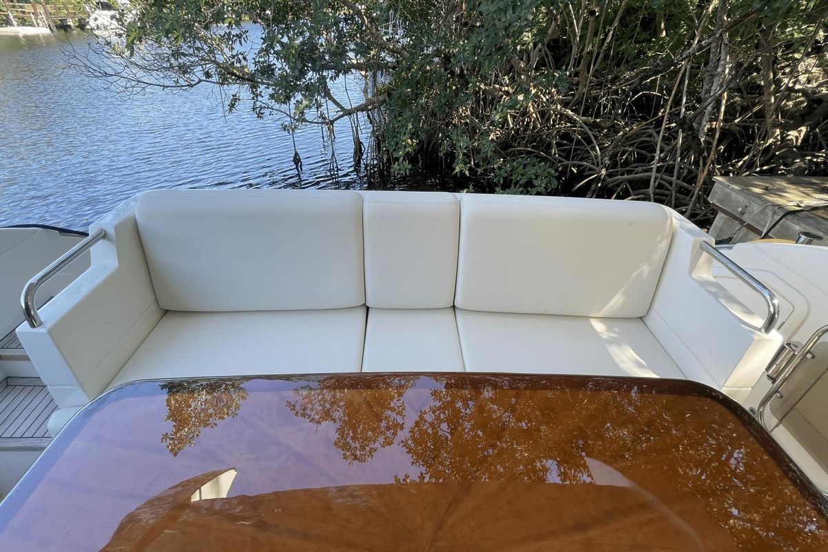 2012 Azimut 58 