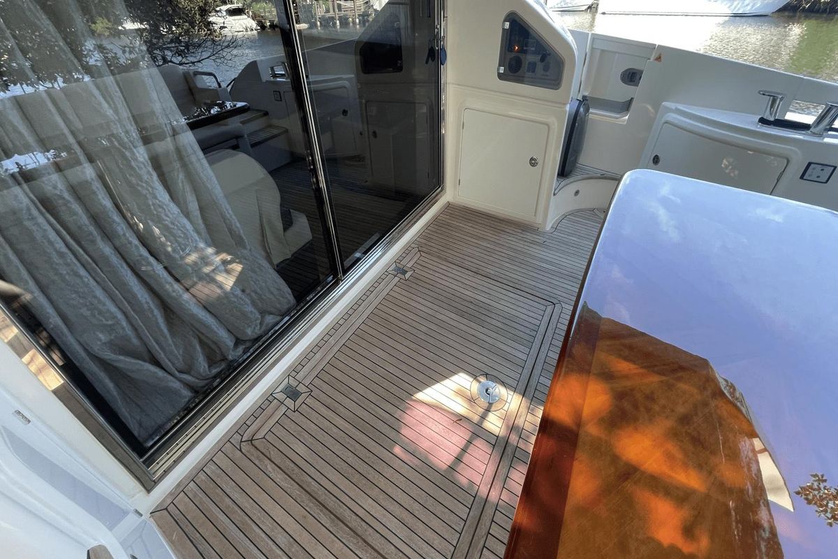 2012 Azimut 58 