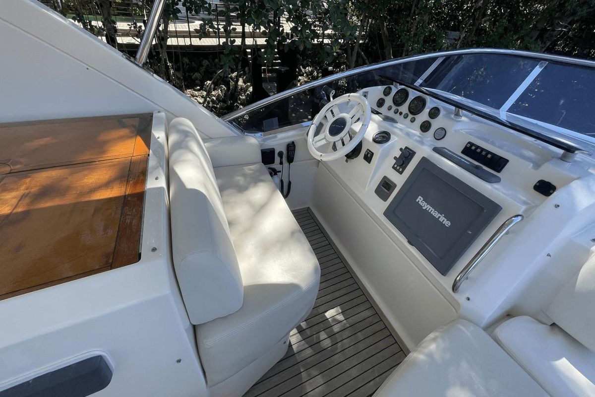 2012 Azimut 58 