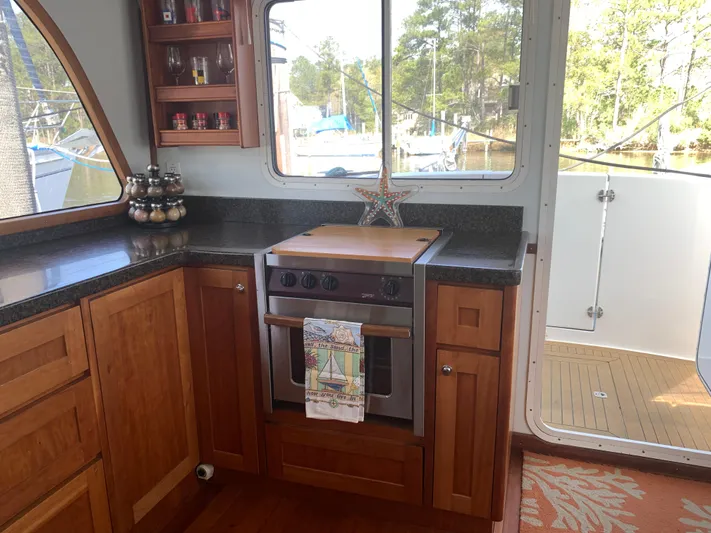 Boundless Yacht Photos Pics 