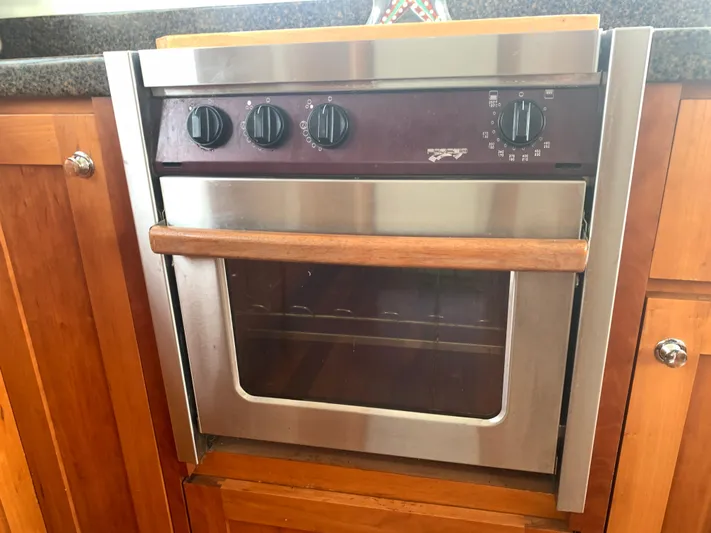 Boundless Yacht Photos Pics 