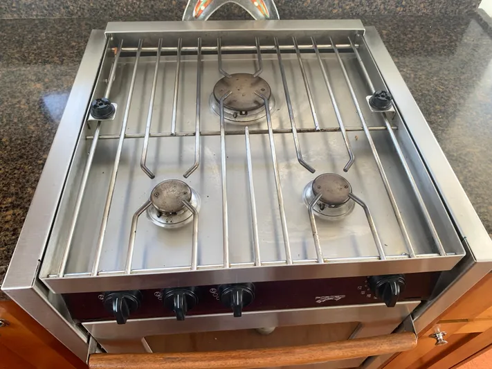 Boundless Yacht Photos Pics 