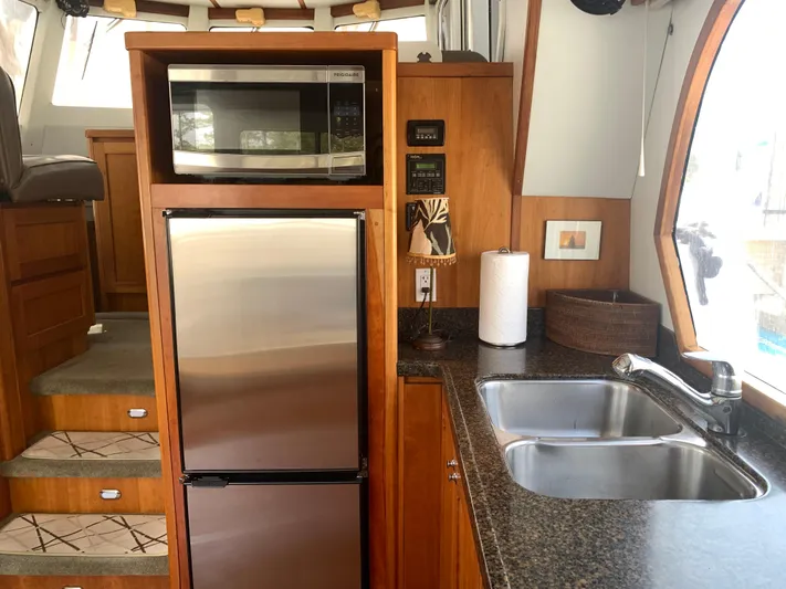 Boundless Yacht Photos Pics 