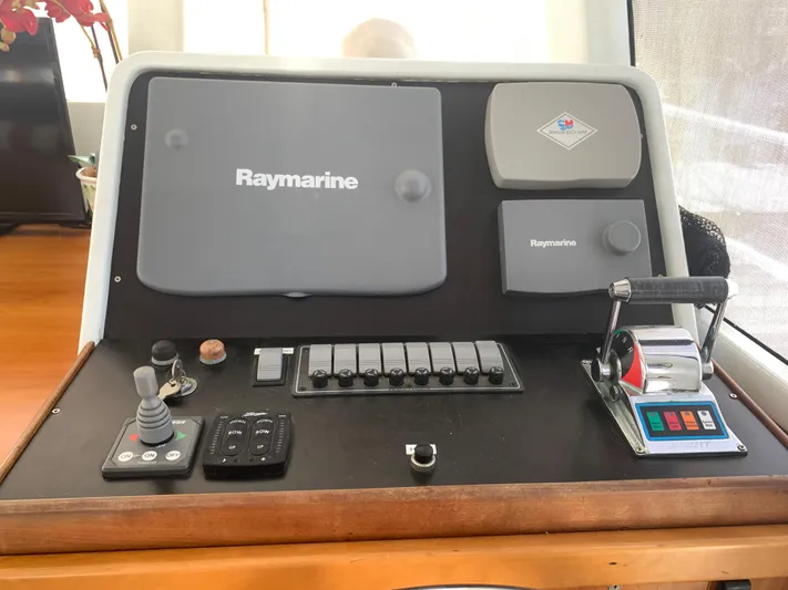 Boundless Yacht Photos Pics 