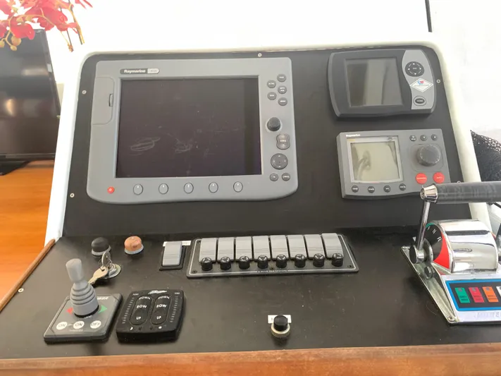 Boundless Yacht Photos Pics 