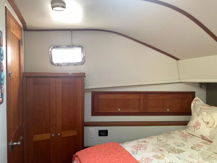 Boundless Yacht Photos Pics 