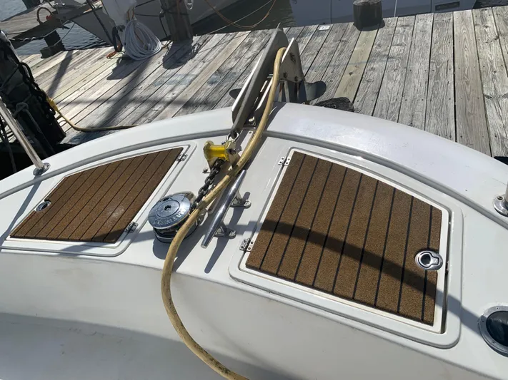 Boundless Yacht Photos Pics 
