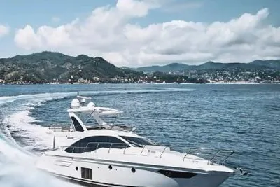Azimut 50 fly