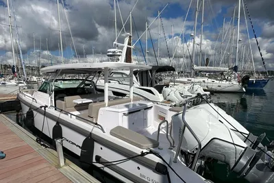 2023 Axopar 37 Sun Top