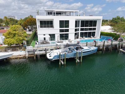 Yacht
