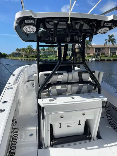  Yacht Photos Pics 2019 Blackfin 272 CC boat with sleek design, spacious deck, and modern amenities.