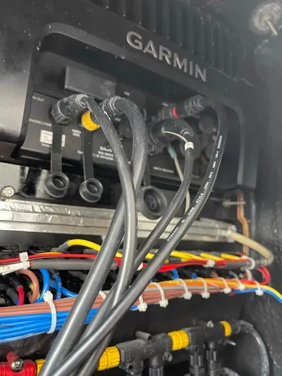  Yacht Photos Pics Garmin electronics wiring in a 2019 Blackfin 272 CC boat.