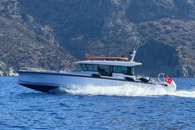Axopar 37 XC CROSS CABIN