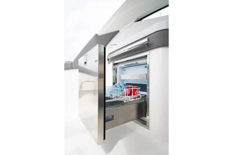  Yacht Photos Pics Manufacturer Provided Image