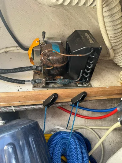 J Renee Yacht Photos Pics Catalina 42 MkII 2004 boat engine compartment with wiring and equipment.