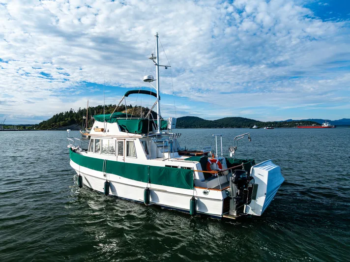 Sojourn Yacht Photos Pics 