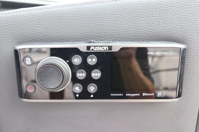  Yacht Photos Pics Fusion MS-UD755 stereo system on 2018 Regal 29 OBX boat dashboard.