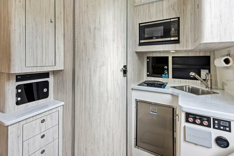 Boss Lady Yacht Photos Pics 