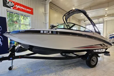 Yamaha Boats AR195