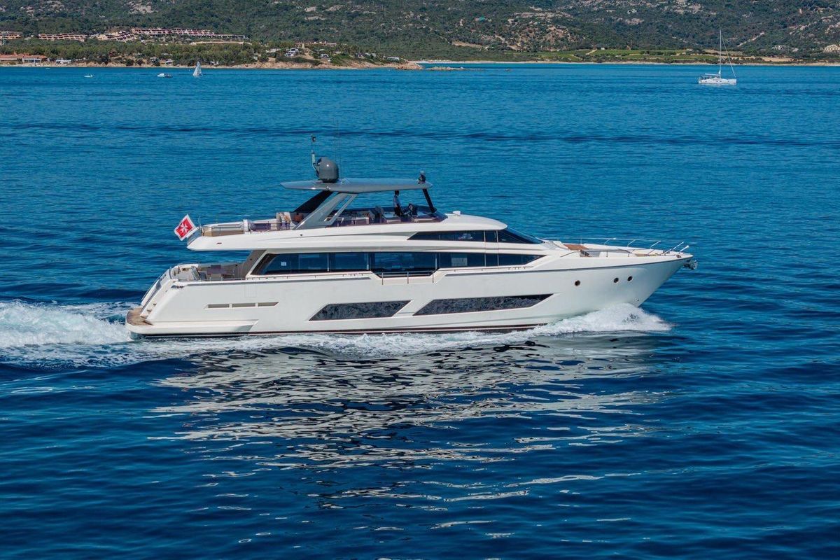 2018 Ferretti Yachts 85 
