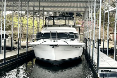 Carver 440 Aft Cabin Motor Yacht