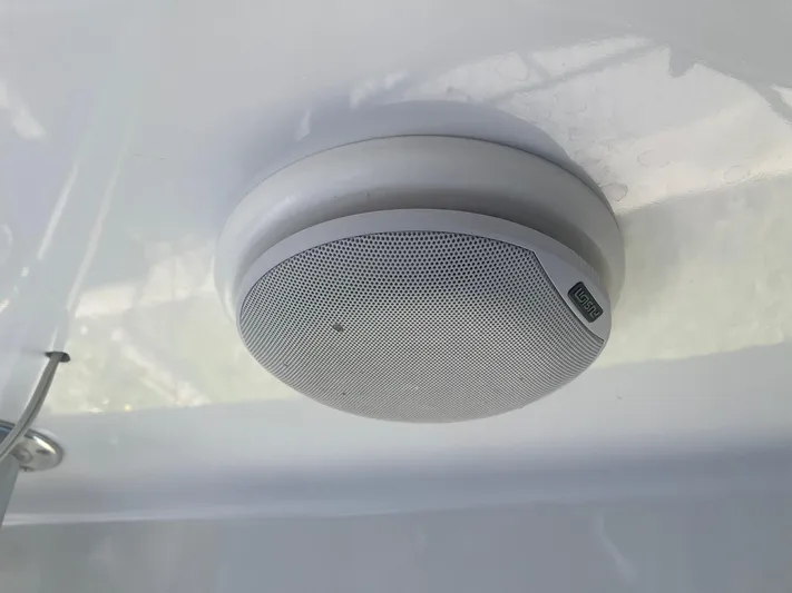  Yacht Photos Pics Ceiling-mounted speaker on a 2000 Buddy Davis 78 yacht.