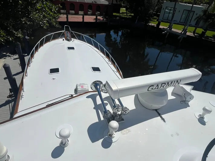  Yacht Photos Pics Bow view of a 2000 Buddy Davis 78 yacht with Garmin radar system.