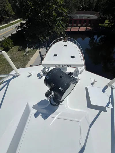  Yacht Photos Pics Bow view of 2000 Buddy Davis 78 yacht with spotlight and Garmin equipment.