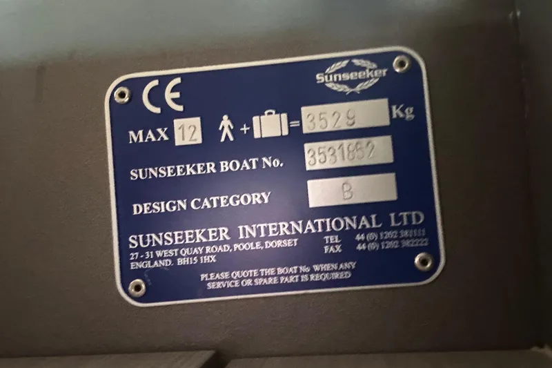  Yacht Photos Pics 2018 Sunseeker Manhattan 52 capacity plate, max 12 people, design category B.