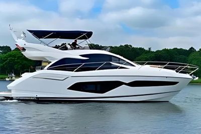 Yacht