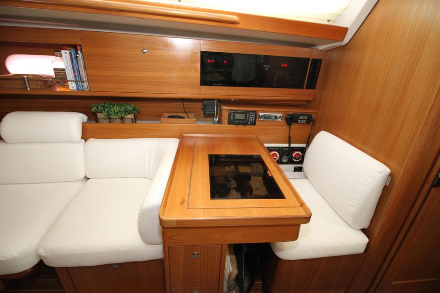 2010 Catalina 445