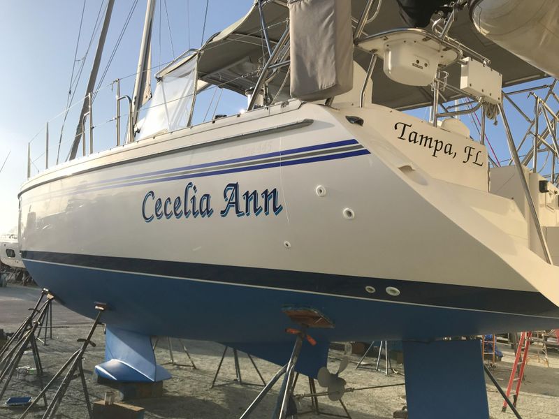 2010 Catalina 445