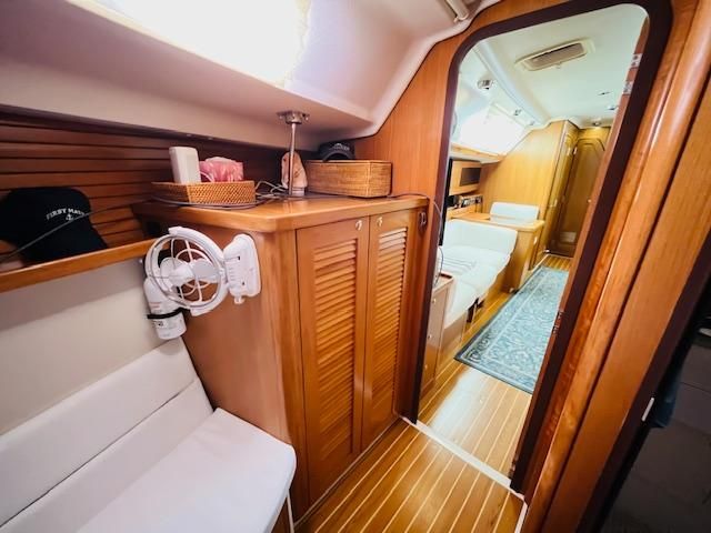 2010 Catalina 445