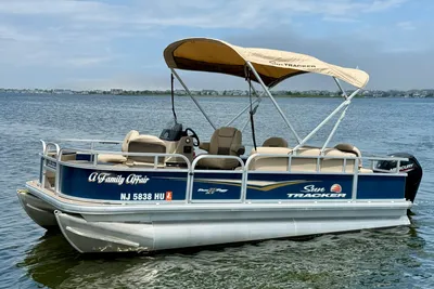Sun Tracker 18 Bass Buggy