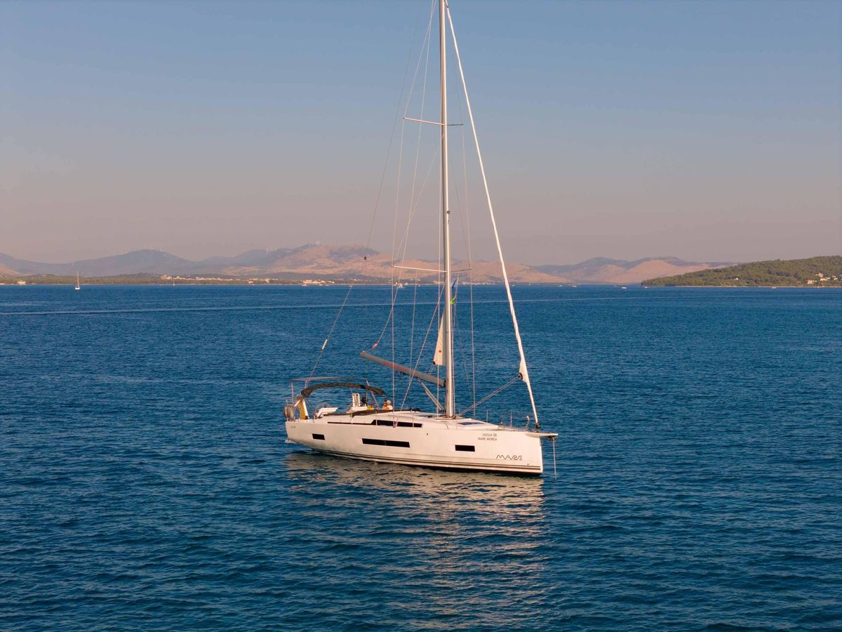 2025 Hanse 45 