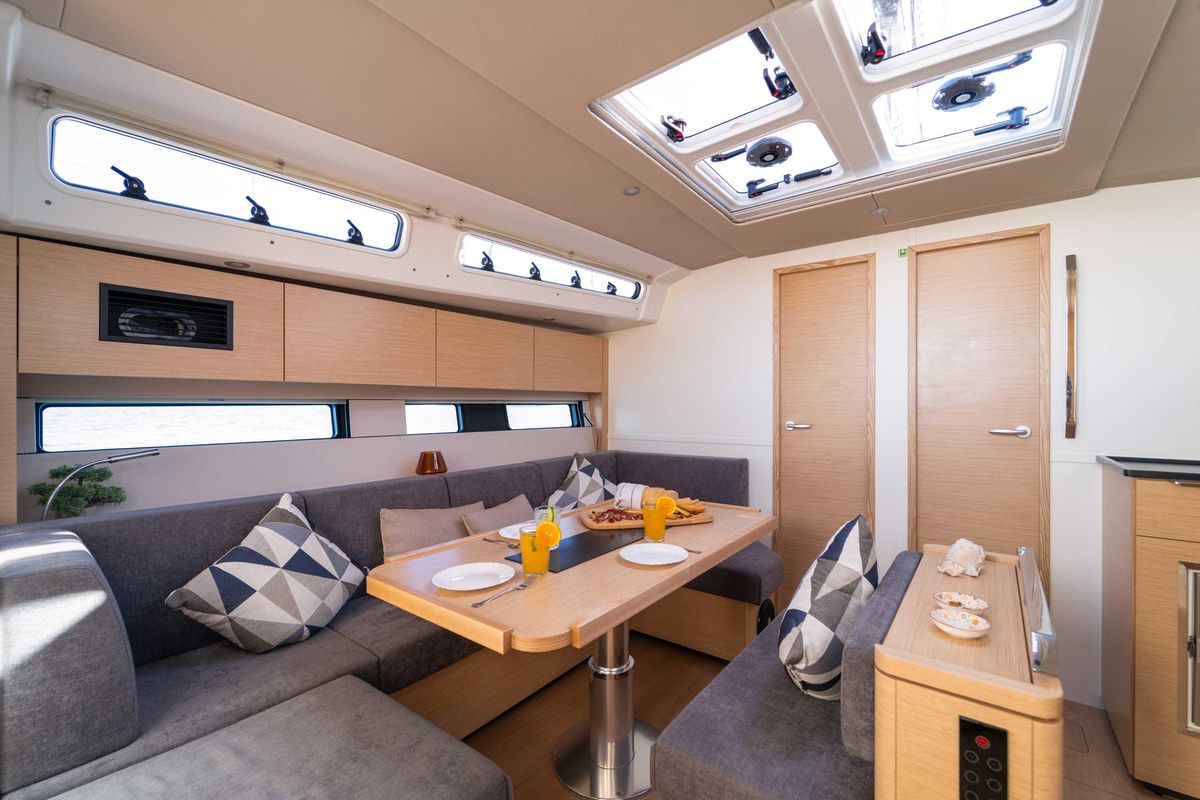2025 Hanse 45 