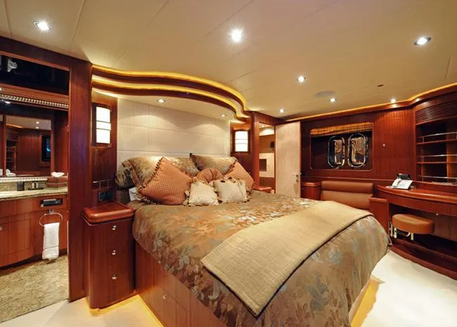 Arlene Yacht Photos Pics 