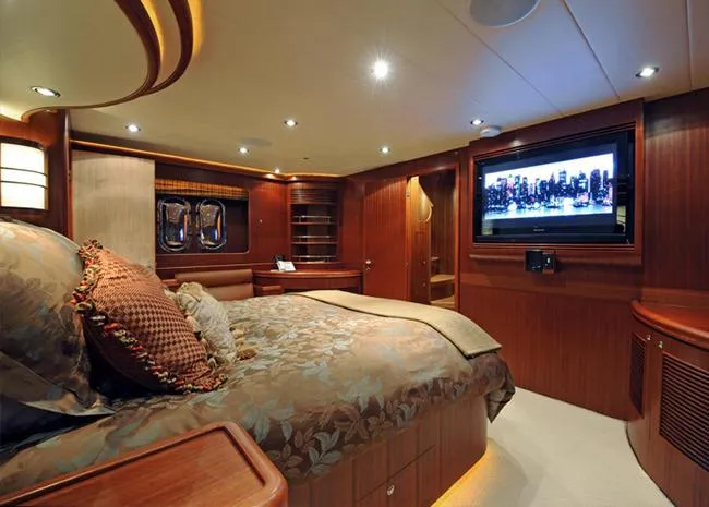 Arlene Yacht Photos Pics 