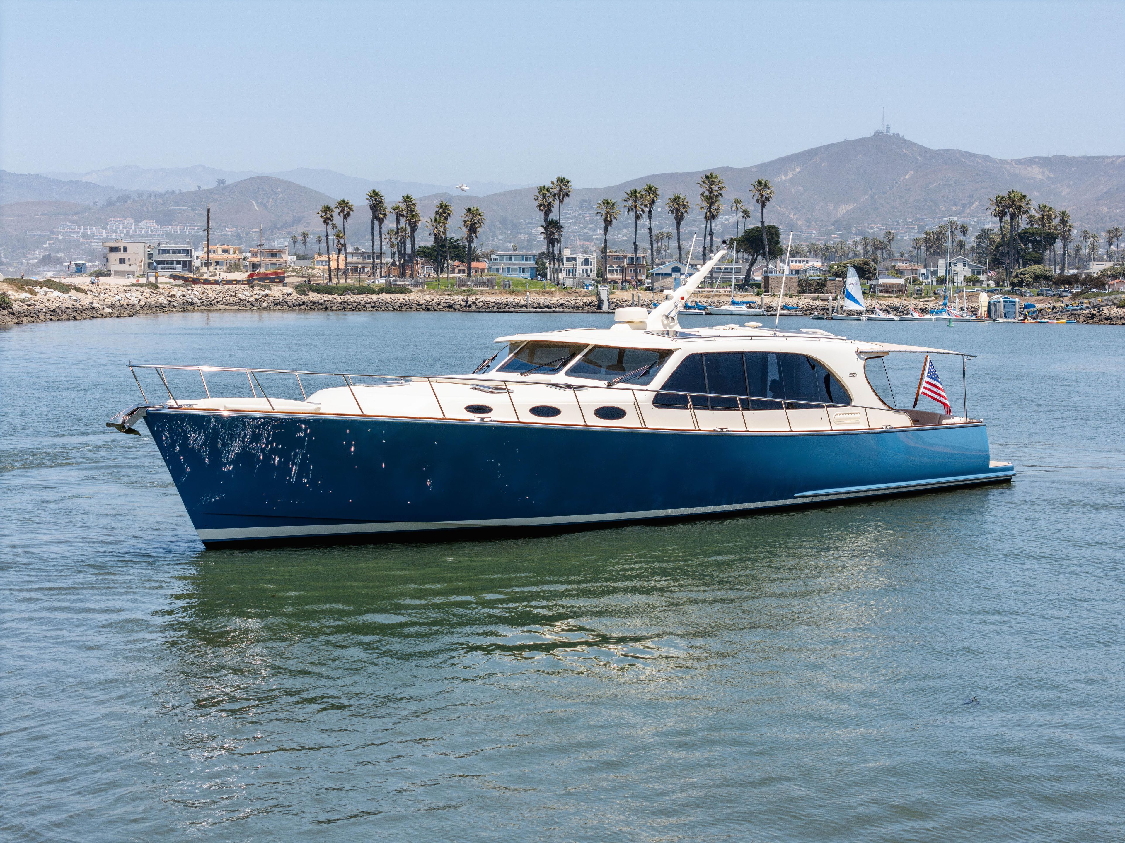 2025 Palm Beach Motor Yachts 70 