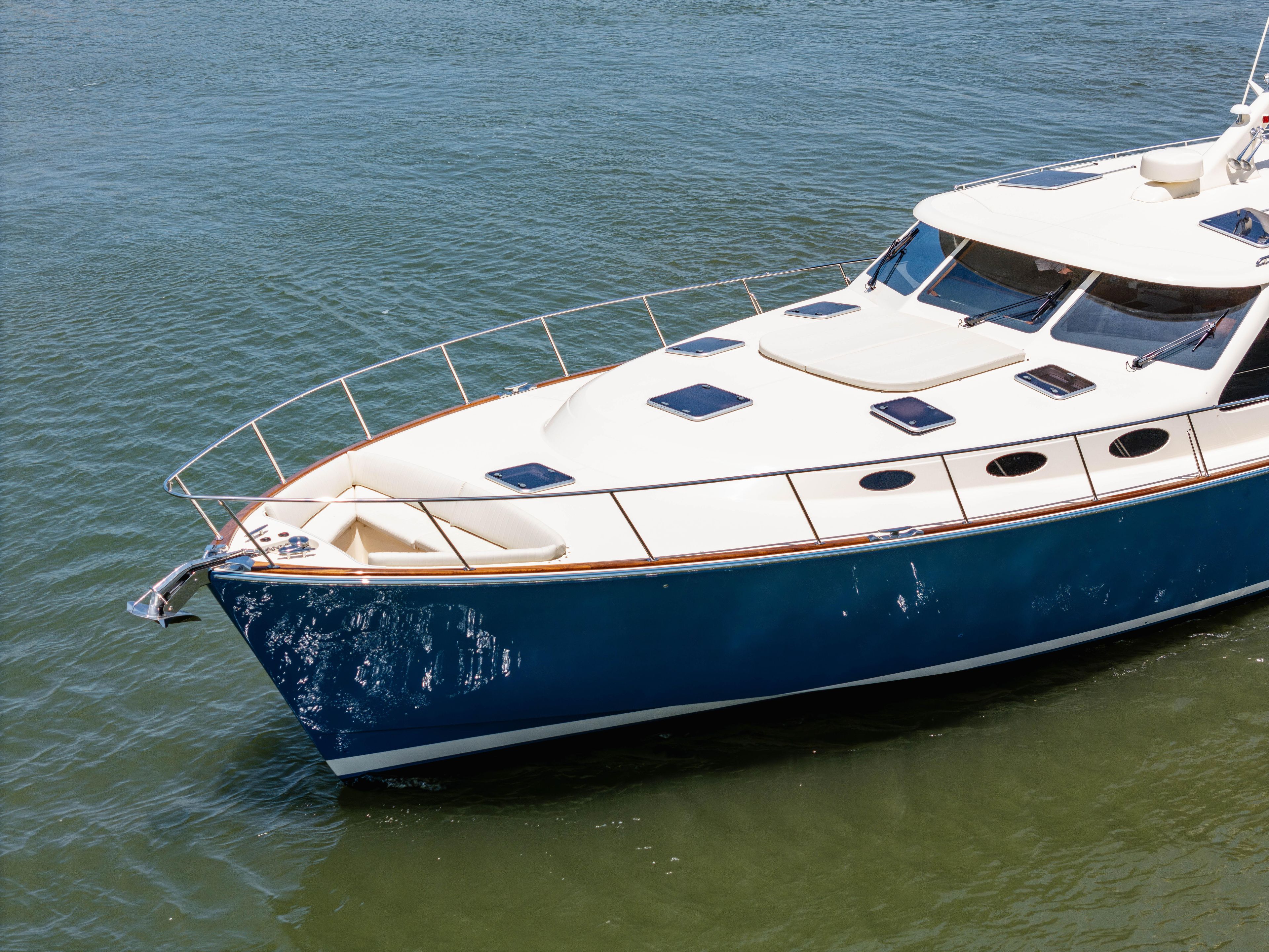 2025 Palm Beach Motor Yachts 70 