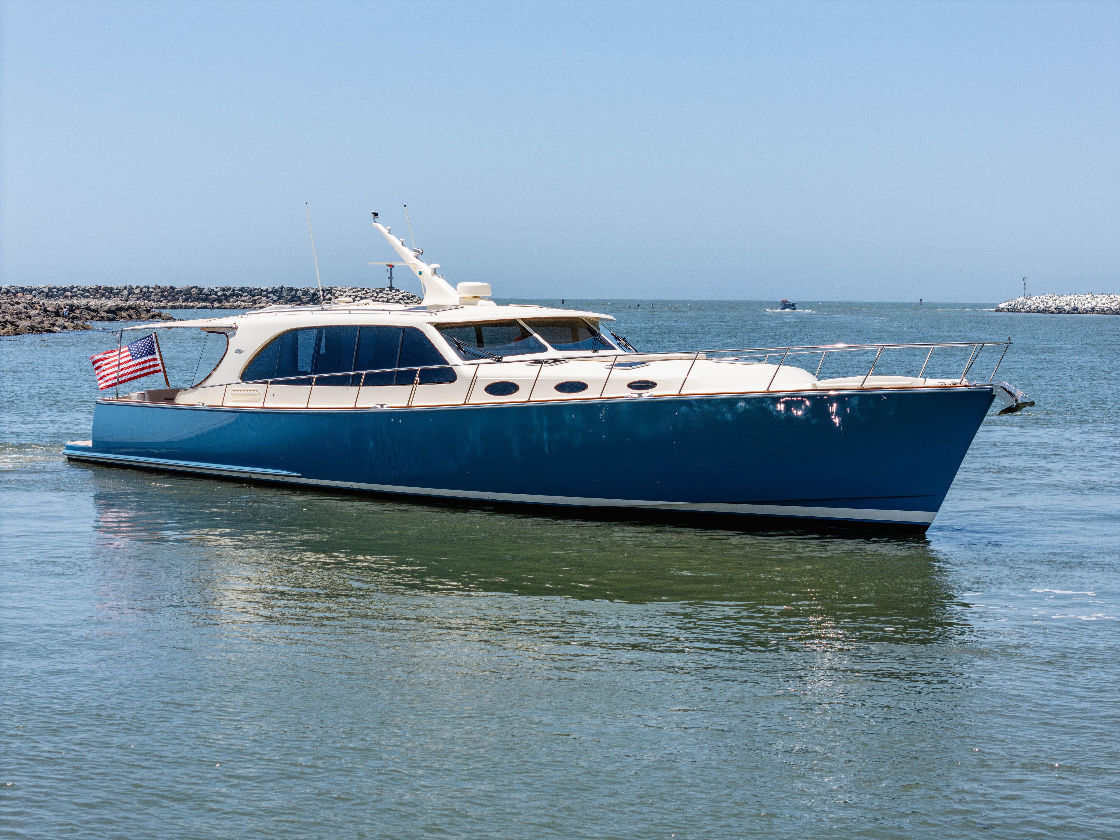 2025 Palm Beach Motor Yachts 70 