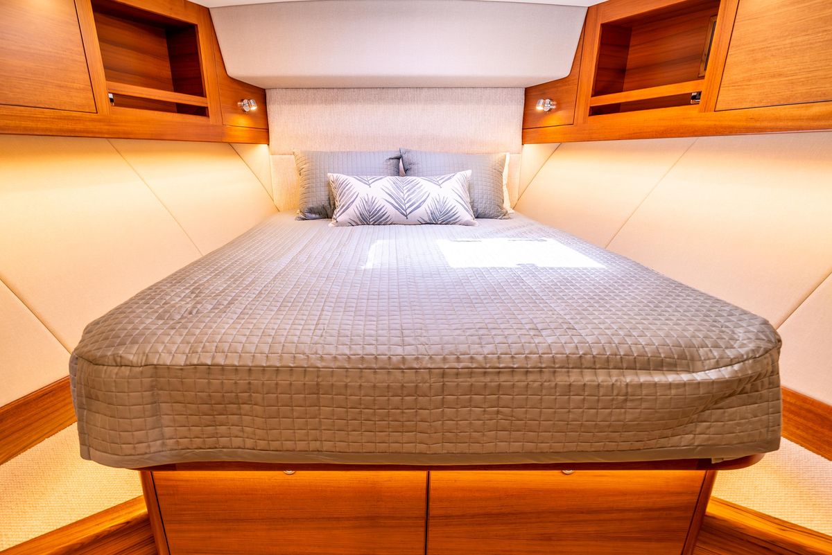 2025 Palm Beach Motor Yachts 70 