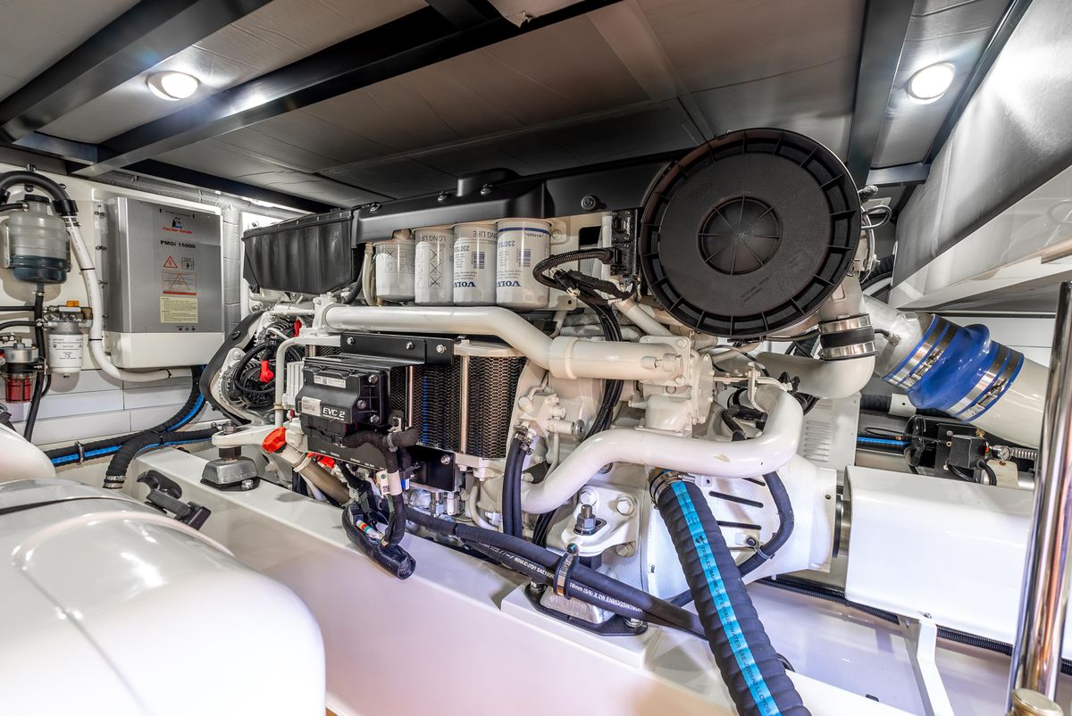 2025 Palm Beach Motor Yachts 70 