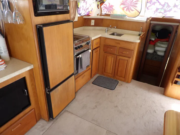 Pen Shell Yacht Photos Pics 