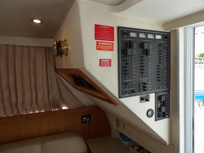 Pen Shell Yacht Photos Pics 