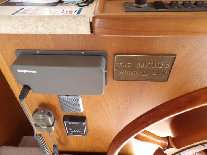 Pen Shell Yacht Photos Pics 